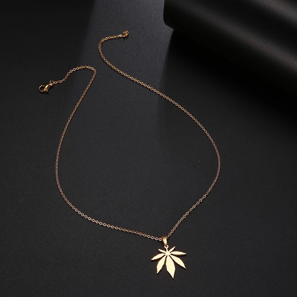 New Leaf Simple Delicate Necklace - Picture 4 of 5